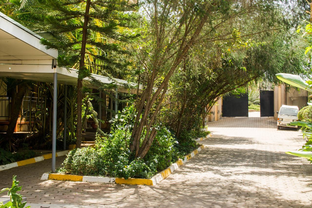 Desert Breeze Hotel Arua Exterior foto