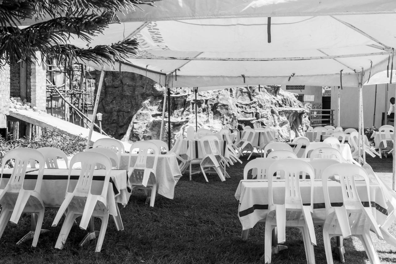 Desert Breeze Hotel Arua Exterior foto